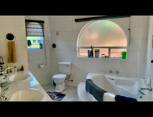 4 BEDROOM HOUSE FOR SALE IN BASSONIA